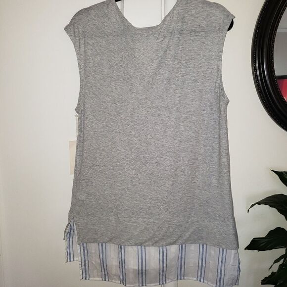 Vince Camuto Split Neck Shirttail Hem Tunic - Picture 6 of 6